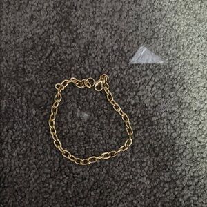 Elegant Gold Chain Bracelet